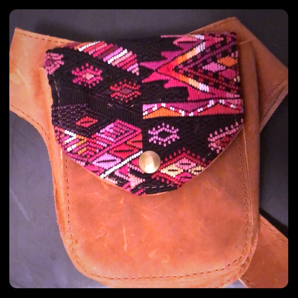 Nena and co hip satchel